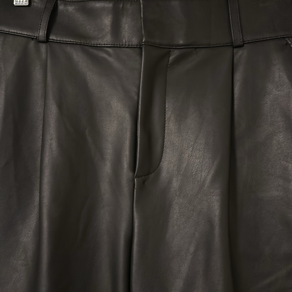 NWT Banana Republic Vegan Leather Pants Size 6S - Picture 3 of 4